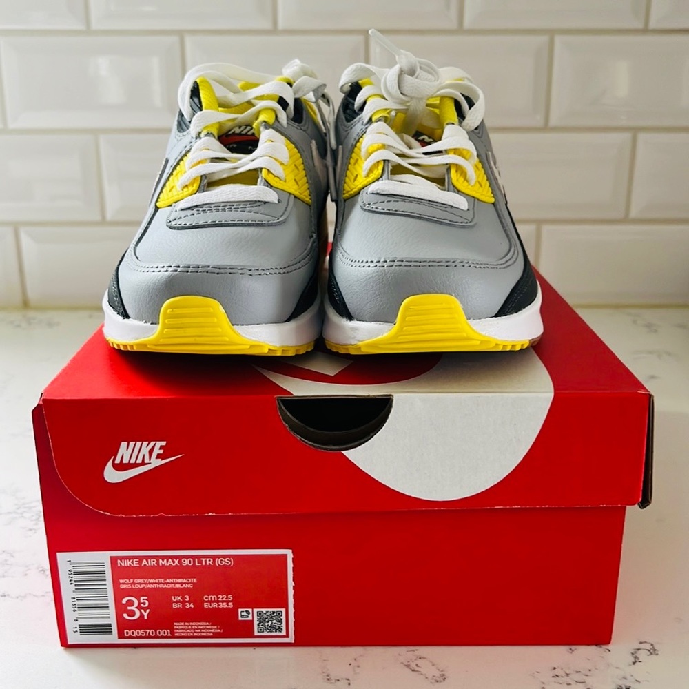 Nike Air Max 90 Smile Face 😃 - Picture 5 of 15